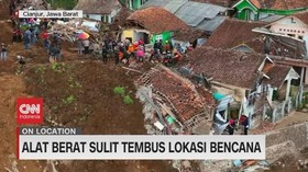 VIDEO: Alat Berat Sulit Tembus Lokasi Bencana