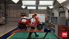 Butuh 3 Jam Lahirkan 1 Vespa di Cikarang