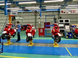 Kabar Produksi Motor Listrik Vespa di Cikarang