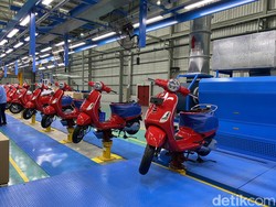 Pabrik Vespa di Cikarang Cuma Butuh 3 Jam buat Produksi Satu Motor