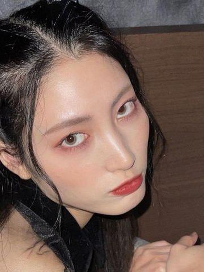 Popularitasnya selama acara tersebut berlangsung juga semakin meningkat. Rui bahkan mendapatkan posisi kedua 'Best Female Visual' dari seluruh peserta 'MIXNINE'./ foto: instagram.com/rui_1oo8