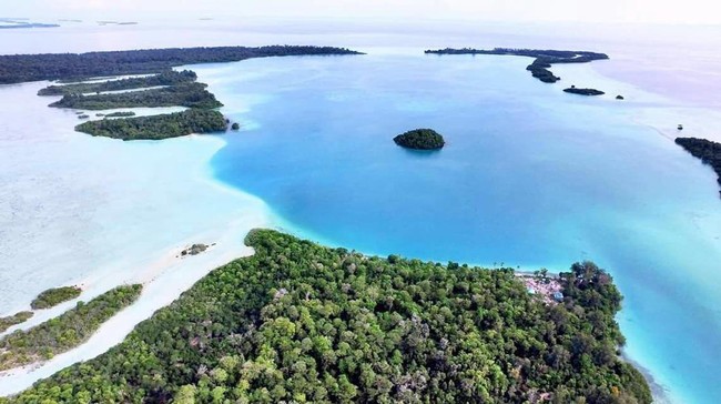Pemprov Malut menyurati BKPM soal permohonan pencabutan izin pengelolaan Pulau Widi oleh Leadership Islands Indonesia (LII).