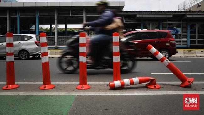Pencabutan stick cone untuk menjamin keselamatan pesepeda dan pengguna jalan lainnya di jalan agar tidak terjadi kecelakaan.