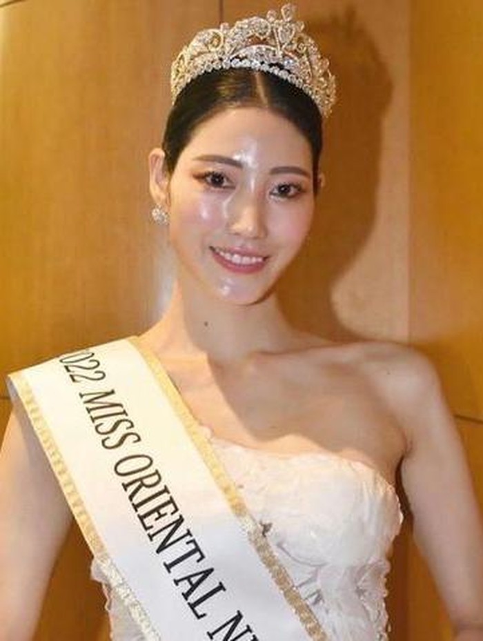 Tidak pantang menyerah, Rui kembali bangkit. Belum lama ini, ia juga mengikuti sebuah kontes kecantikan bergengsi di Jepang, Beauties! Yuk dukung terus Rui untuk ke depannya! / foto: instagram.com/rui_1oo8
