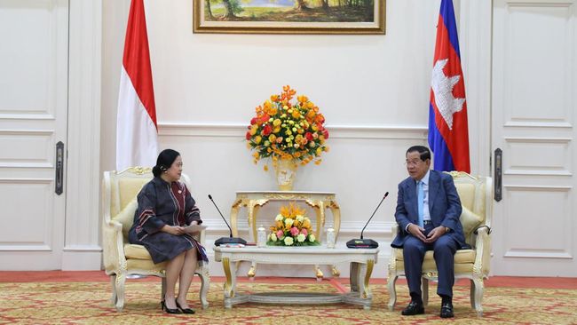 Ketua DPR Puan Maharani menerima tongkat estafet presidensi parlemen untuk negara-negara Asia Tenggara itu dari Kamboja.