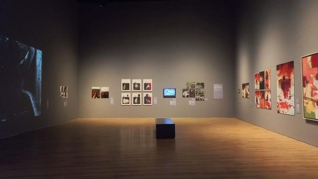 7 Potret Spot Foto Pameran The Soul Trembles, Penuh Seni yang Mendalam ...