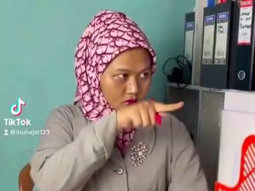 img-title Dikira Perempuan, Virgiana Setiawan 'Ibu Hajat' Klarifikasi soal Gender