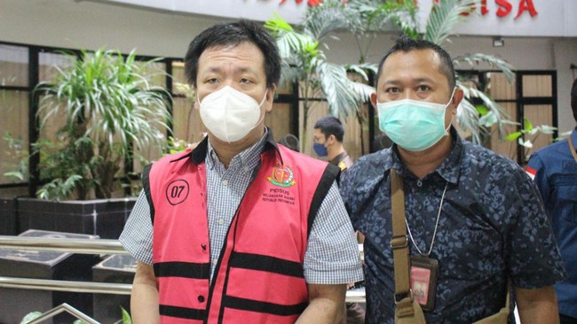 Tersangka korupsi impor garam berinisial YN ditangkap di sebuah rumah sakit di Jakarta Barat karena dua kali mangkir panggilan penyidik Kejagung.