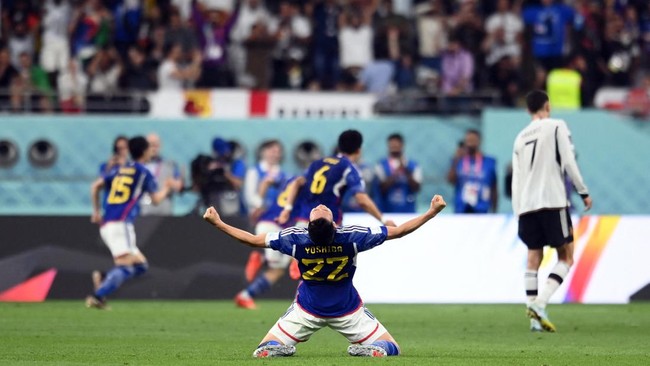 Klasemen dan top skor Piala Dunia 2022 mengalami perubahan setelah berlangsungnya empat pertandingan dari Rabu (23/11) sore hingga Kamis (24/11) dini hari WIB.