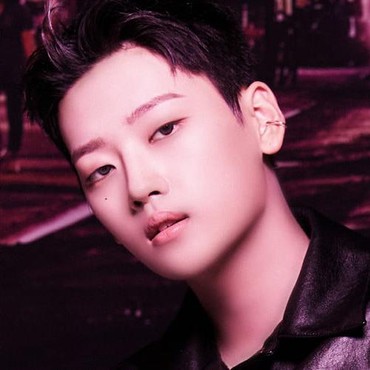 Donghan dan Kang Seok Hwa WEi Alami Kecelakaan Mobil