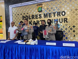 Polisi Ungkap Pria Tusuk Sopir TransJ gegara HP Terlindas!