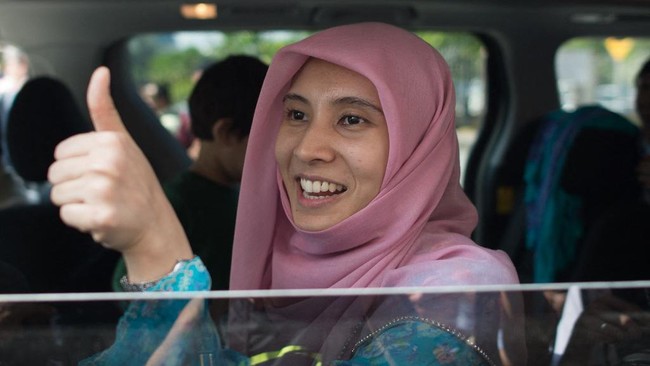 Nurul Izzah mengumumkan tak lagi menjadi penasihat ayahnya, Perdana Menteri Malaysia Anwar Ibrahim. Kini dia menjadi bagian komite penasihat Menkeu Malaysia.