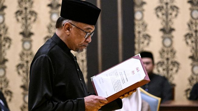 Perdana Menteri Malaysia Anwar Ibrahim mengumumkan kabinet pemerintahan Malaysia pada hari ini, Jumat (2/12).