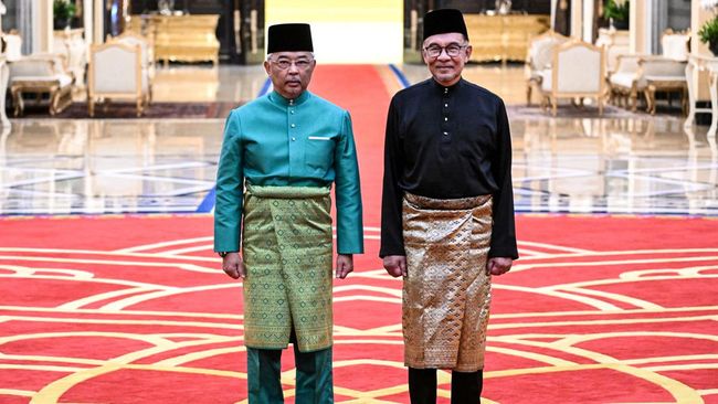 Anwar Ibrahim menyampaikan salah satu janjinya untuk menjaga hak-hak istimewa melayu setelah dilantik menjadi Perdana Menteri Malaysia pada Kamis (24/11).