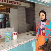Sulap Gaya Hijab Kamu Jadi Makin On Point dengan 6 Inspirasi Pop Art Style yang Penuh Warna ala Tantri Namirah