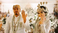 7 Potret Pernikahan Anak Lady Rocker Nicky Astria, Puji Sang Putri Cantik