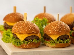 Resep Mini Cheese Burger yang Padat Gurih, Cocok untuk Camilan Anak