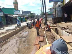 Warga Antang Makassar Tagih Janji Perbaikan Jalan Rusak Rampung 3 Bulan