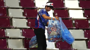 Aksi Bersih-bersih Fan Jepang Dianggap Standar Ganda