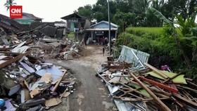 VIDEO: Porak-poranda Rumah Warga Diguncang Gempa Cianjur