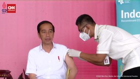 VIDEO: Jokowi Disuntik Booster Kedua, Pakai Vaksin Indovac