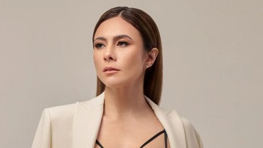 img-title Wulan Guritno yang Buka Jasa 'Open BO'