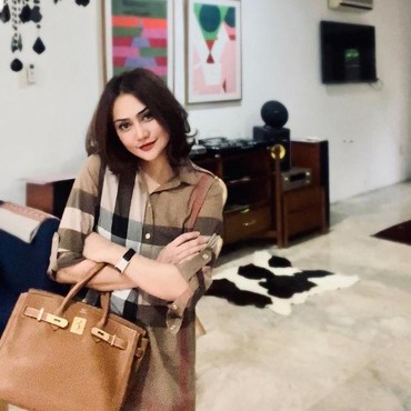 7 Potret Citra Kresna Diduga Pacar Enji Eks Ayu Ting Ting Lebih Tua 7 Tahun