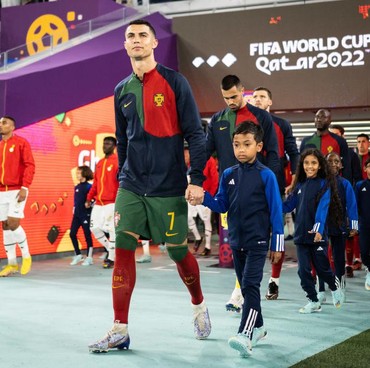 Cerita Anak Indonesia yang Dampingi CR7 di Piala Dunia 2022