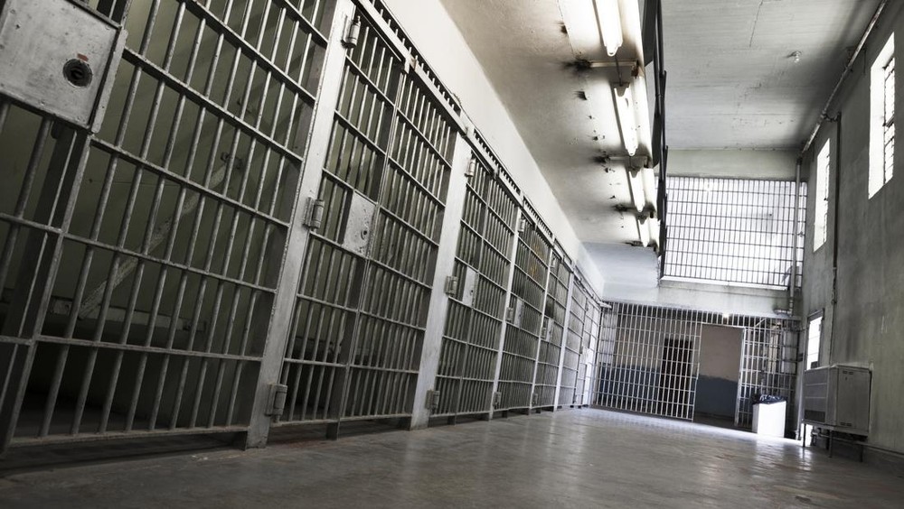 Terbongkar! Sel Mewah Rp100 Juta di Lapas Blitar!