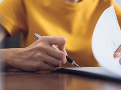 Ijazah Ditahan Saat Proses Rekrutmen? Ini yang Harus Dilakukan Pelamar