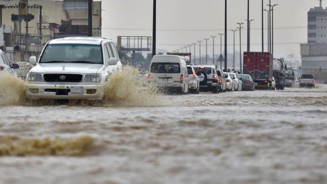 Kementerian Luar Negeri (Kemlu) RI memastikan hingga saat ini tidak ada WNI yang menjadi korban banjir di wilayah Jeddah, Arab Saudi.