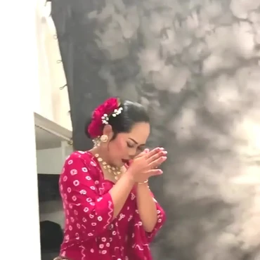 Lagi Foto Prewedding, Wanita Ini Mendadak Kesurupan Nyai Ronggeng