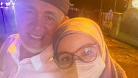 <p>Kemudian, bintang film <em>Surga yang Tak Dirindukan</em> ini juga bercerita soal aktivas di sana. Selain cek toko, ia bersama sang ayah jalan-jalan dan wisata kuliner nih, Bunda. "Cek store L, foto untuk series terbaru, jalan jalan dan Kuliner. Kuliner nya MasyaAllah, Kota Padang selalu dihatiii," tuturnya. (Foto: Instagram @laudyacynthiabella)<br /><br /><br /></p>