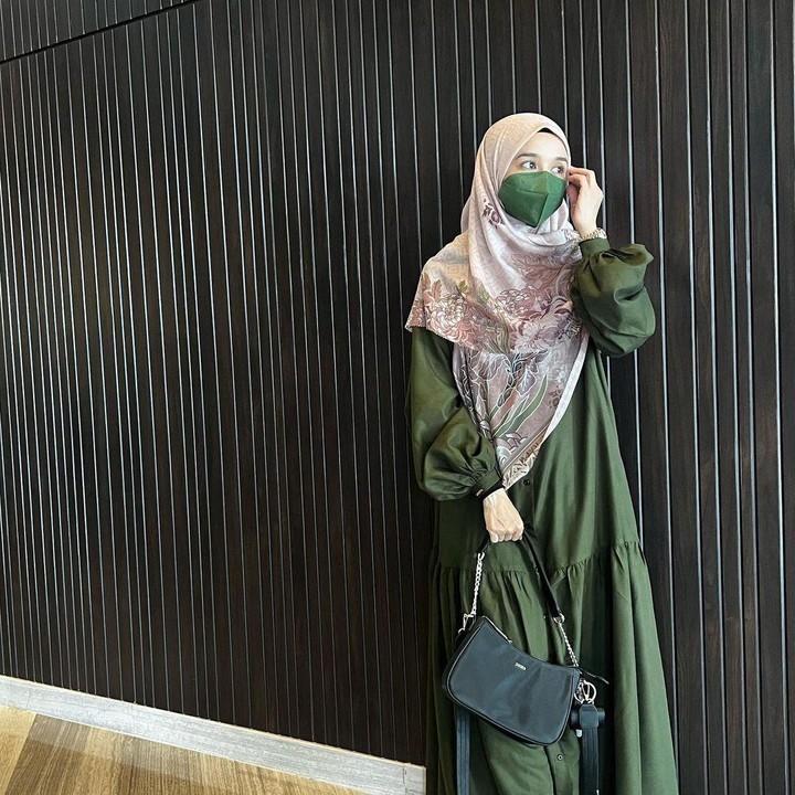 <p>Laudya Cynthia Bella baru saja mengunjungi kampung halaman nih, Bunda. Melalui media sosial Instagram, wanita kelahiran 34 tahun silam ini membagikan beberapa momen. (Foto: Instagram @laudyacynthiabella)<br /><br /><br /></p>