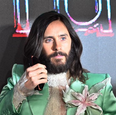 Jared Leto Kepergok Masuk Hotel dengan Model Burma 24 Tahun Lebih Muda