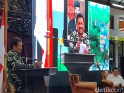 Menteri KKP Bicara Ekonomi Biru ke Nelayan Batang, Ada Kuota Tangkap Ikan