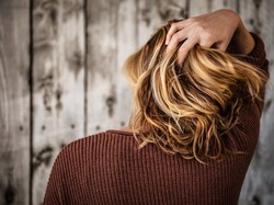 7 Rekomendasi Warna Rambut yang Bagus untuk Rambut Pendek