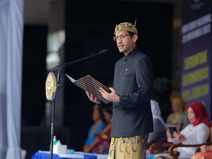 Nadiem Makarim Semangati Siswa SMPN 1 Ciawi Pemegang Medali yang Disebut Generasi Rusak