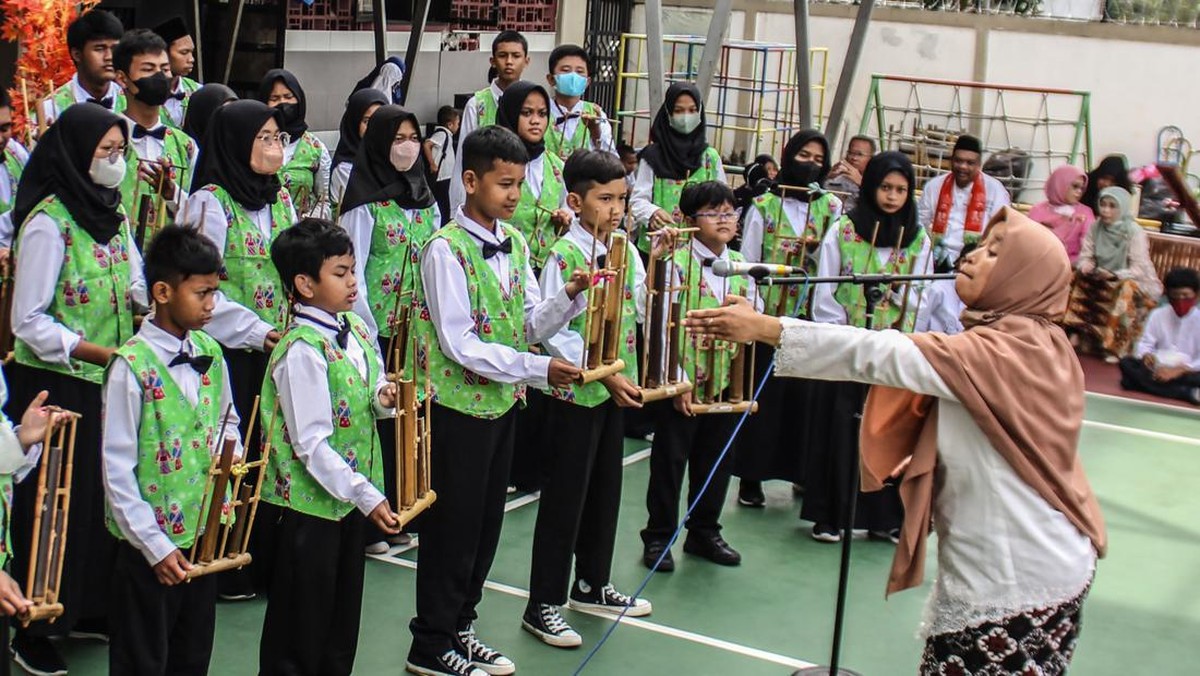 FOTO: Peringatan Hari Guru Nasional dari Aceh hingga Kalimantan