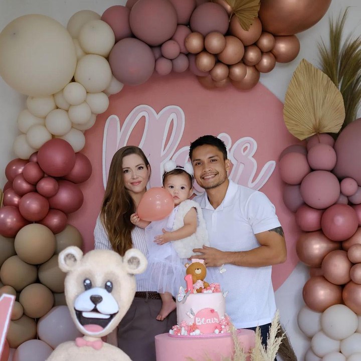 <p>Aktor Randy Pangalila menikahi Chelsey Frank pada tahun 2019, Bunda. Setelah menikah, keduanya pun dikaruniai seorang putri bernama Blair Willow Pangalila. (Foto: Instagram: @randpunk)</p>