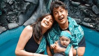 <p>Semoga Djiwa tumbuh menjadi anak yang akan selalu menjaga dan mencintai lingkungan seperti kedua orang tuanya ya, Bunda! (Foto: Instagram: @nadinelist)</p>