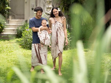 Kisah Nadine Chandrawinata Menyusui Anak Pertama: Breastfeeding is Beyond Food
