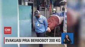 VIDEO: Evakuasi Pria Berbobot 200 Kg