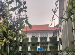 Seorang Siswi SMP Surabaya Nekat Loncat dari Lantai 2 Sekolahnya