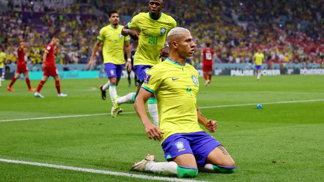 Striker timnas Brasil Richarlison mengaku sudah mencium bau gol saat melawan Serbia pada matchday pertama Grup G Piala Dunia 2022.
