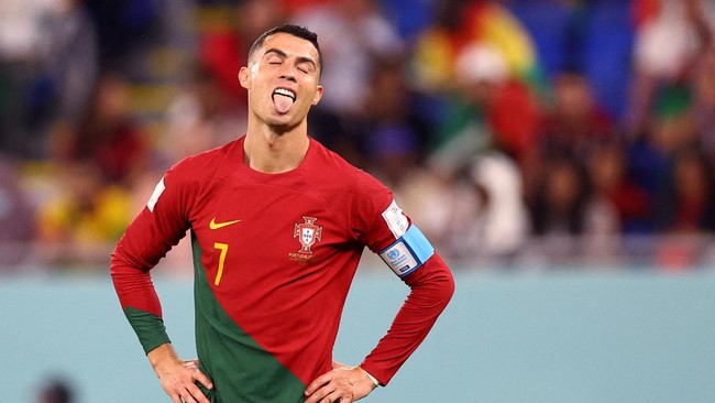Cristiano Ronaldo akan mendapat gaji selangit jika bergabung dengan klub Arab Saudi Al Nassr.