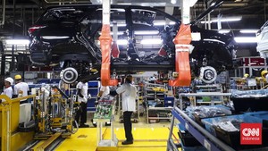 FOTO: 'Rahim' Toyota Innova Zenix Hybrid di Karawang