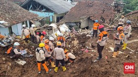Lima Korban Tewas Gempa Cianjur Dievakuasi