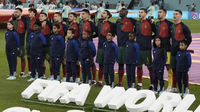 Cristiano Ronaldo membawa rekan-rekan setimnya makan malam. Hal ini diyakini sebagai upaya CR7 memperkuat konsolidasi tim.