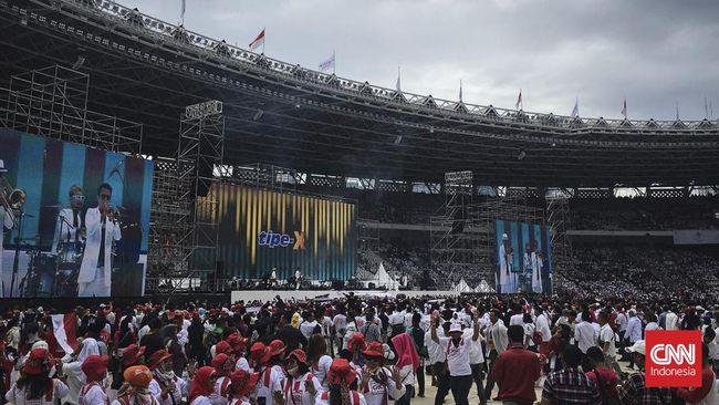 500 Pasukan Oranye Dikerahkan Bereskan Sampah Acara Relawan Jokowi Pasukan oranye yang dikerahkan DLH DKI Jakarta telah mengumpulkan 31 ton sampah usai acara Nusantara Bersatu di GBK usai.